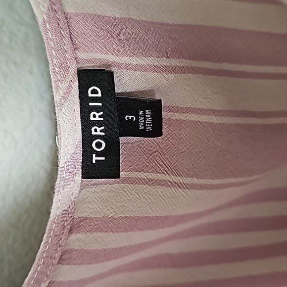 Torrid Spring size 3 crepe lavender rayon button front striped tank - Picture 4 of 11